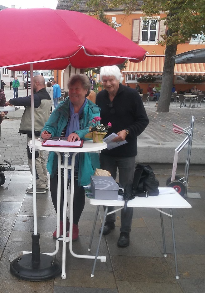 Flyer-Aktion und Aufruf zur Petition